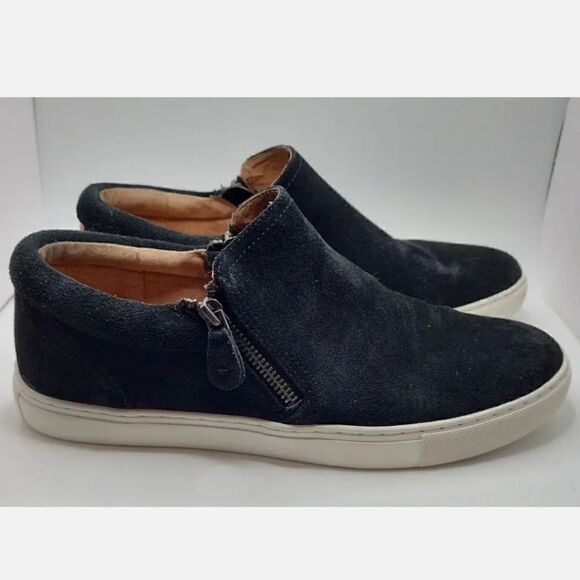 Gentle Souls "Lowe" Black Suede Low Top Zipper Sneakers Size 10M MSRP $130 - Picture 2 of 7